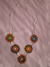 Колье из цветочков